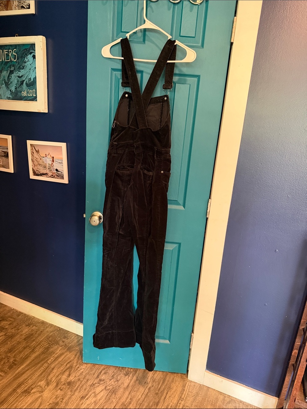 Pilcro Black Velvet Flared Overalls - 27 - Picture 6 of 9
